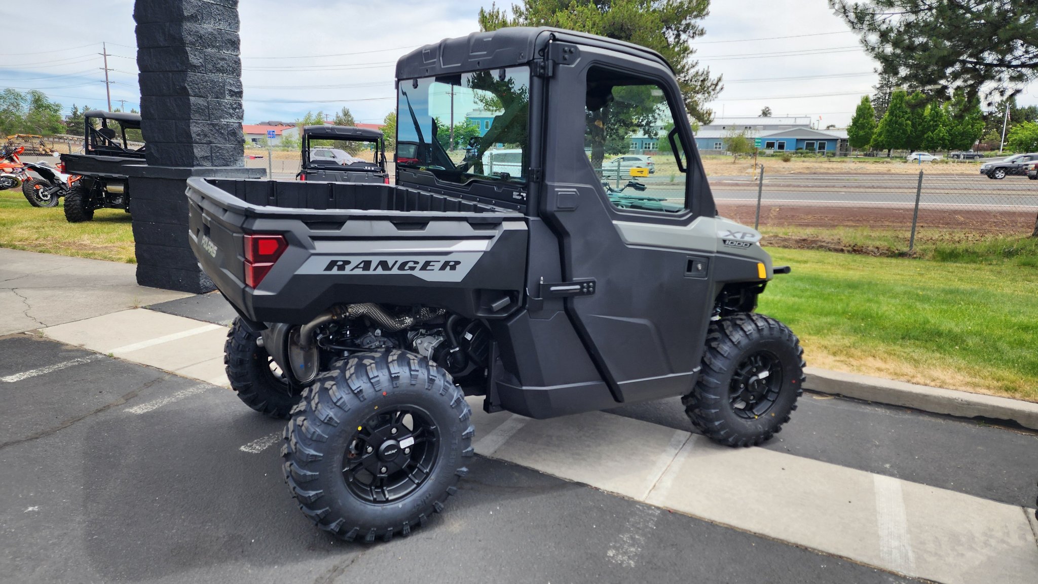 2027 Polaris Ranger XP 1000 Cab 8