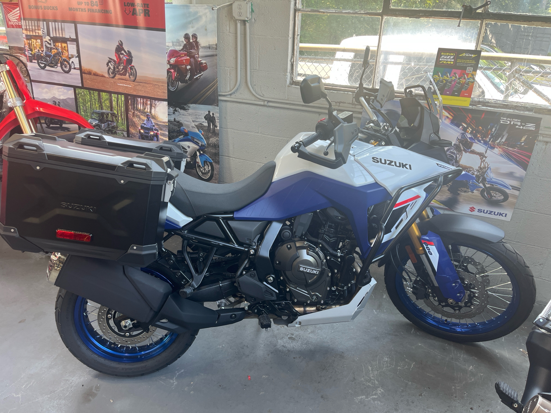 2025 Suzuki V-Strom 800DE Adventure in West Bridgewater, Massachusetts - Photo 1