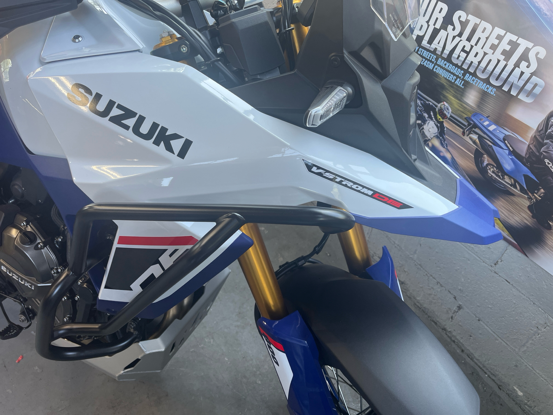 2025 Suzuki V-Strom 800DE Adventure in West Bridgewater, Massachusetts - Photo 2