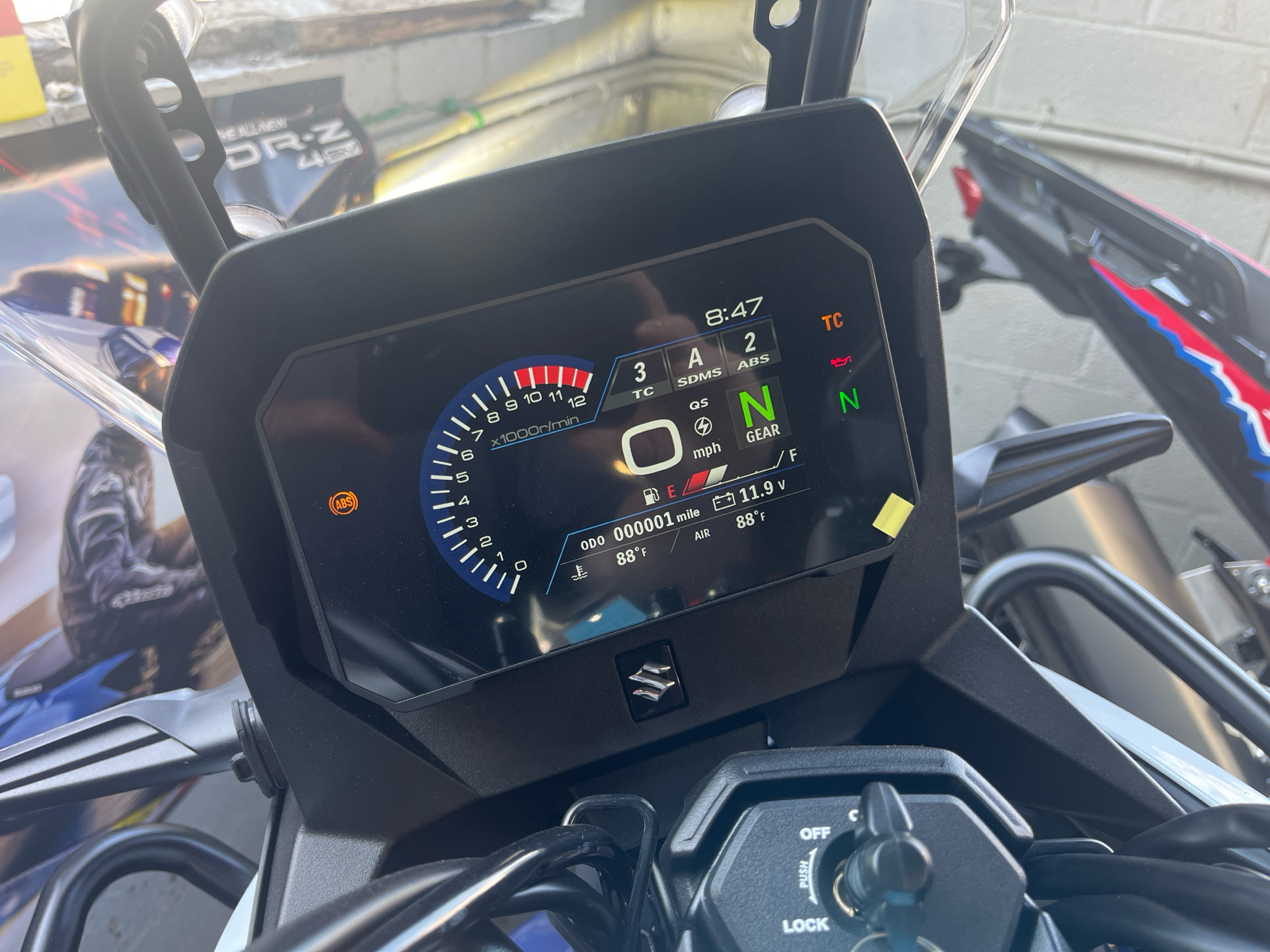 2025 Suzuki V-Strom 800DE Adventure in West Bridgewater, Massachusetts - Photo 7