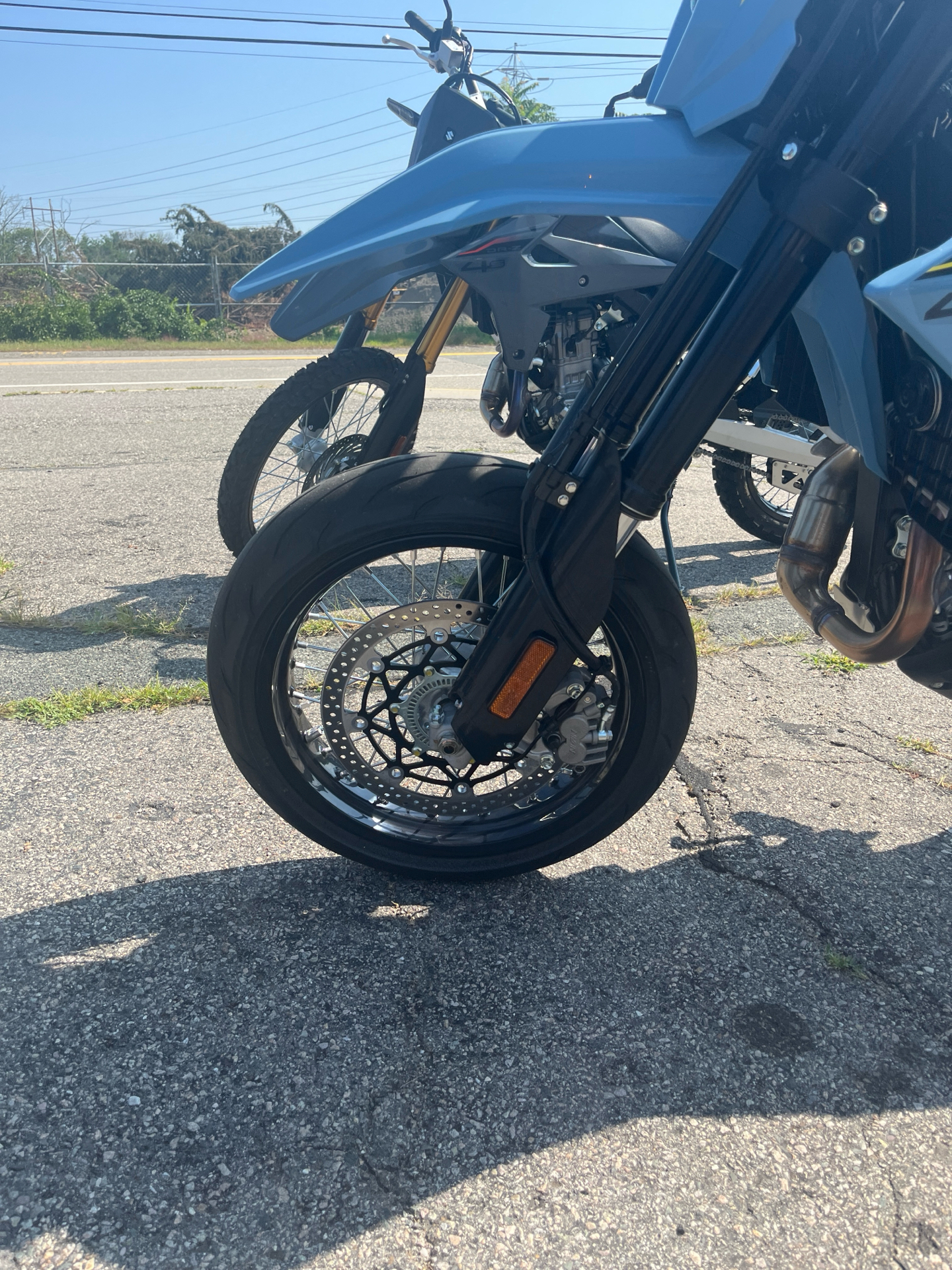 2025 Suzuki DR-Z4SM in West Bridgewater, Massachusetts - Photo 4