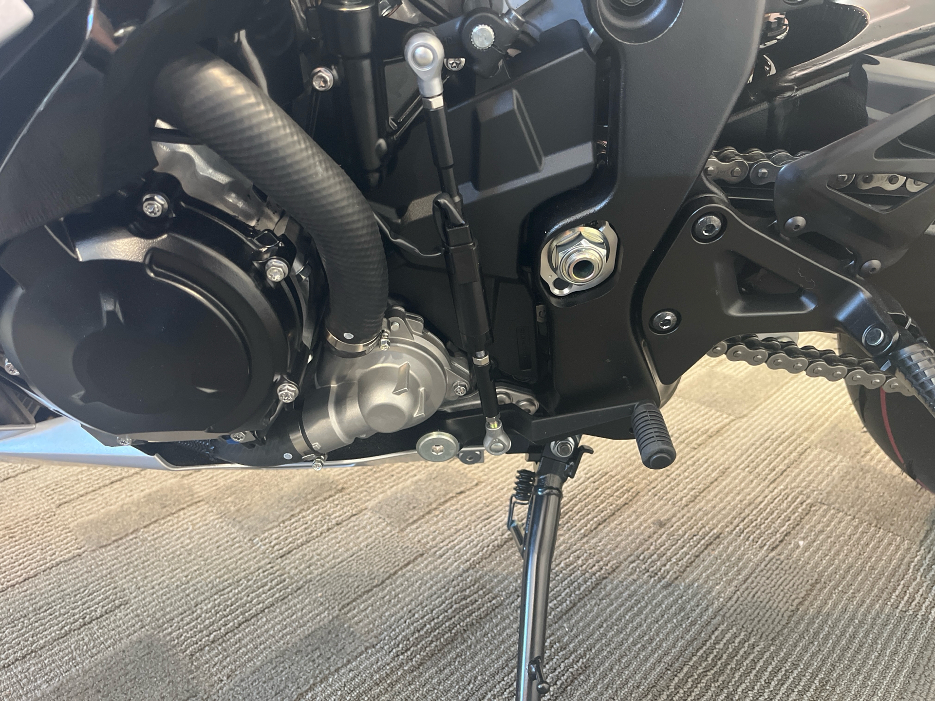 2025 Suzuki GSX-R1000R in West Bridgewater, Massachusetts - Photo 9
