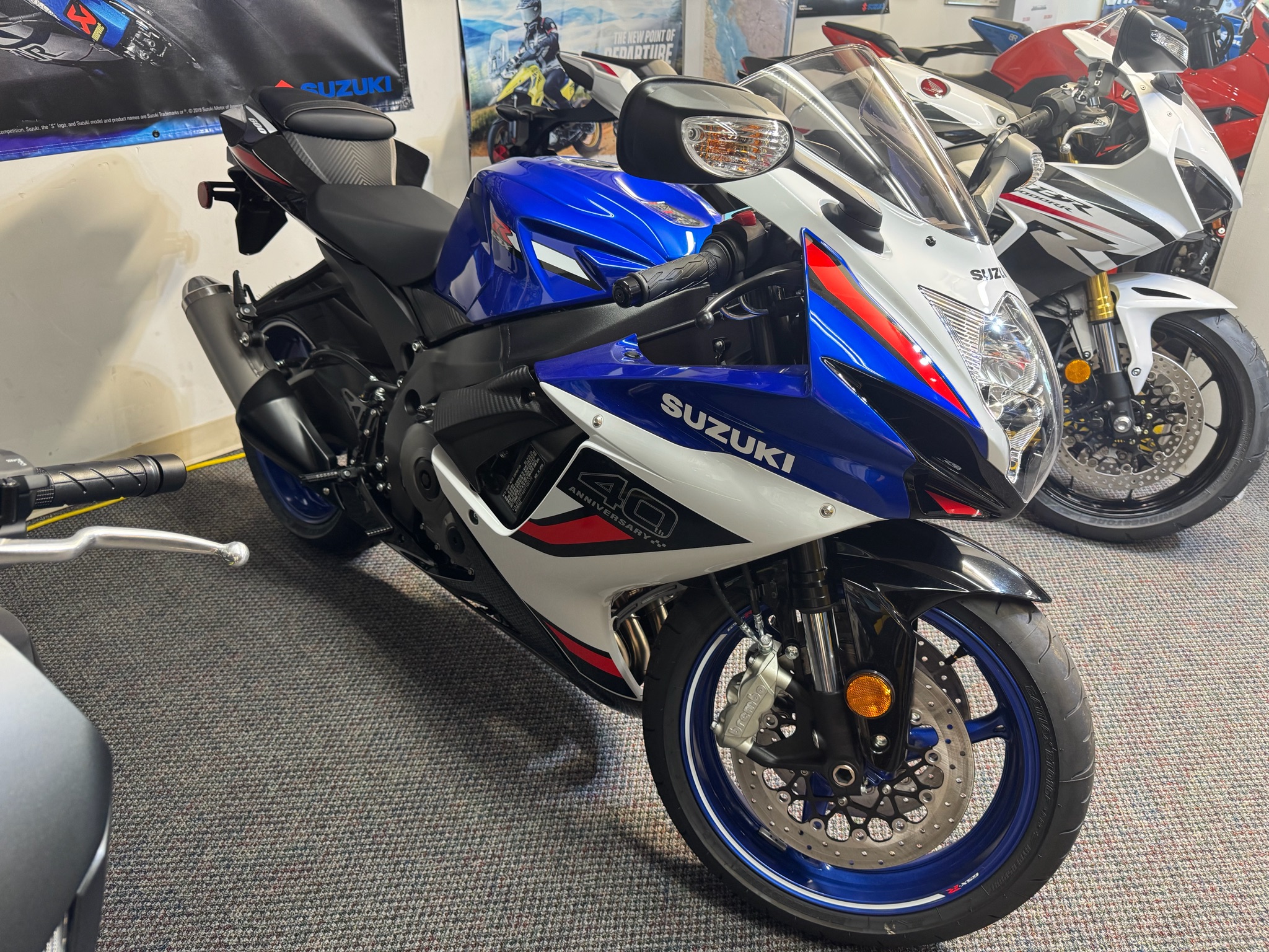 2027 Suzuki GSX-R600Z 40th Anniversary Edition 6