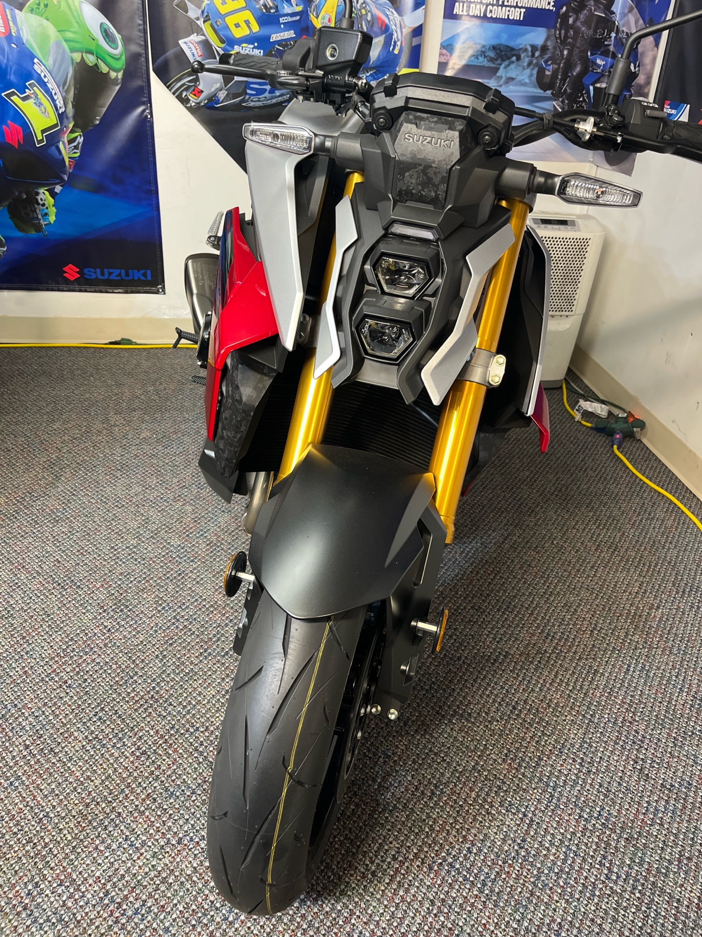2024 Suzuki GSX-S1000 in West Bridgewater, Massachusetts - Photo 5