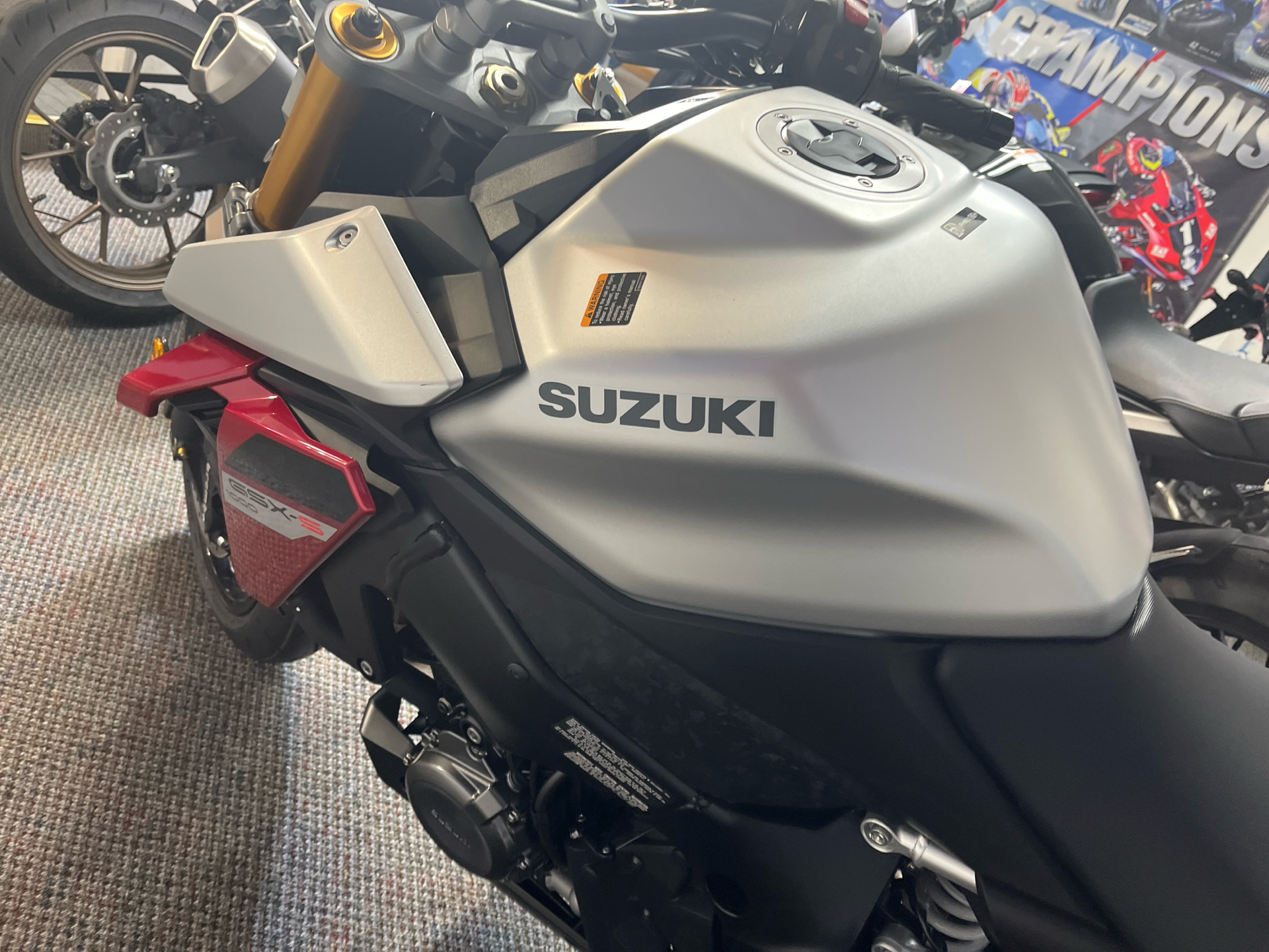 2024 Suzuki GSX-S1000 in West Bridgewater, Massachusetts - Photo 8