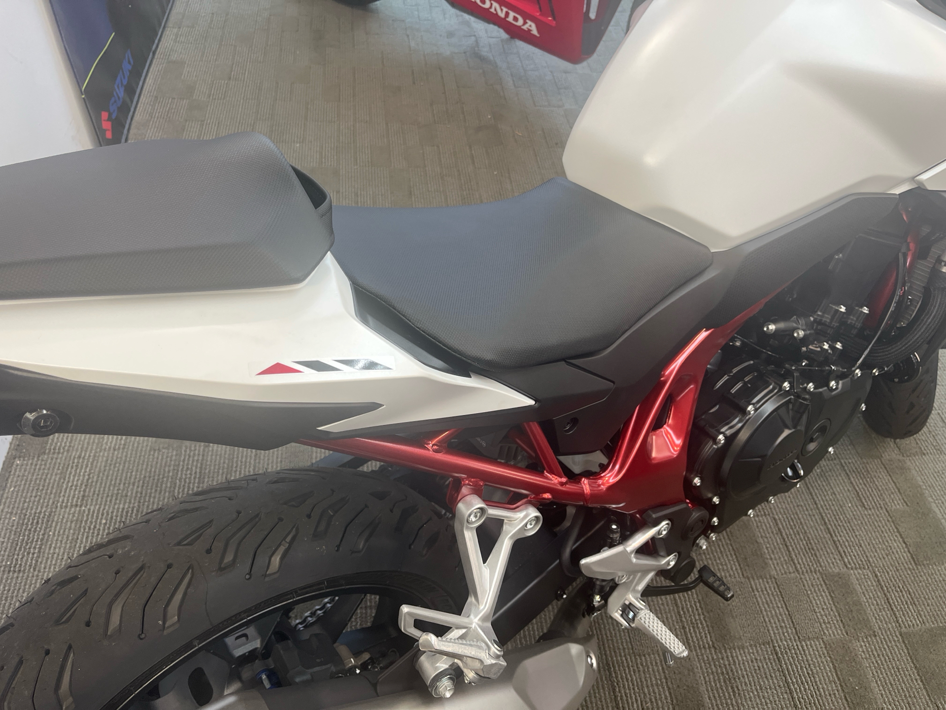 2025 Honda CB750 Hornet in West Bridgewater, Massachusetts - Photo 3