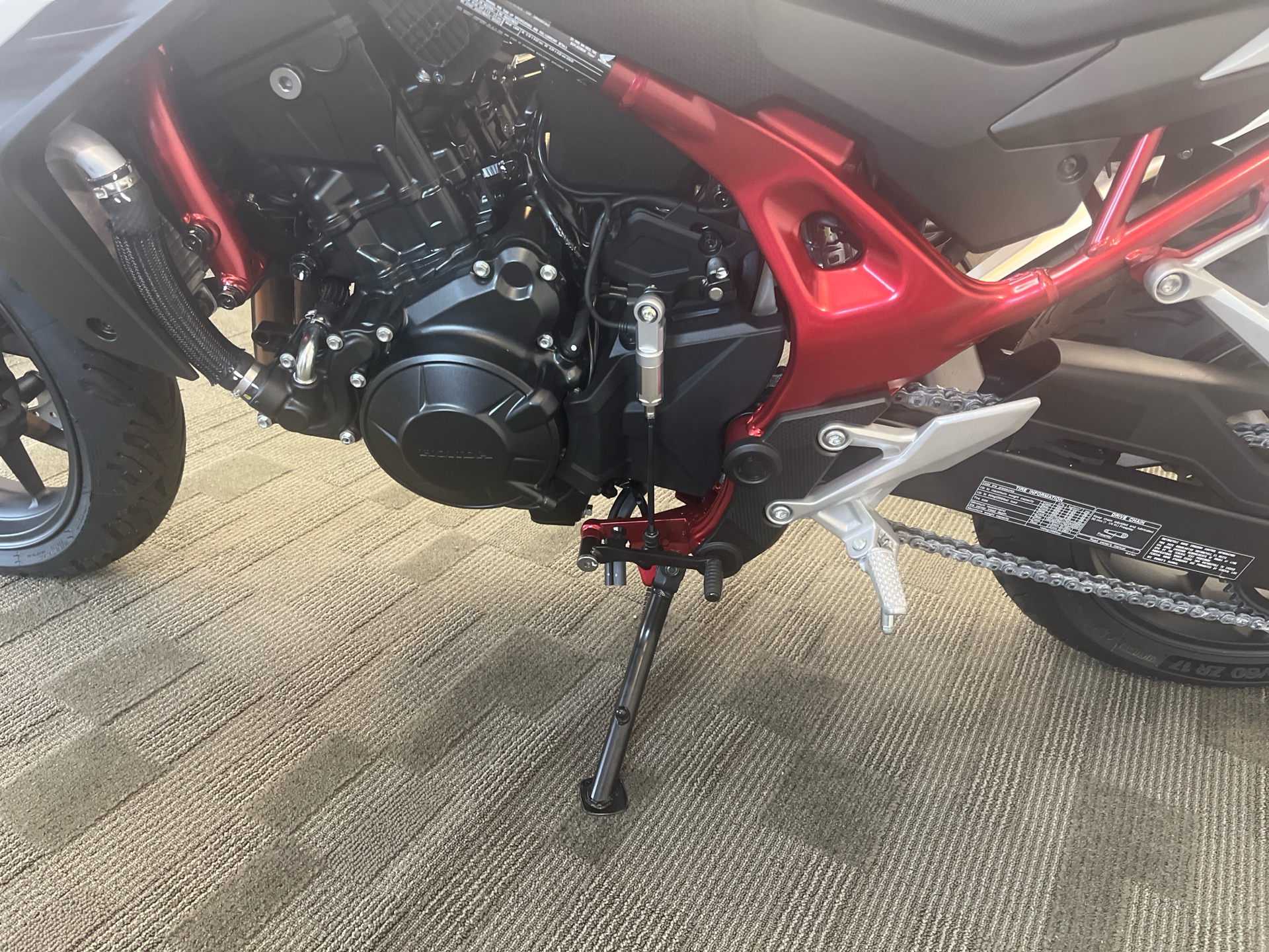 2025 Honda CB750 Hornet in West Bridgewater, Massachusetts - Photo 8