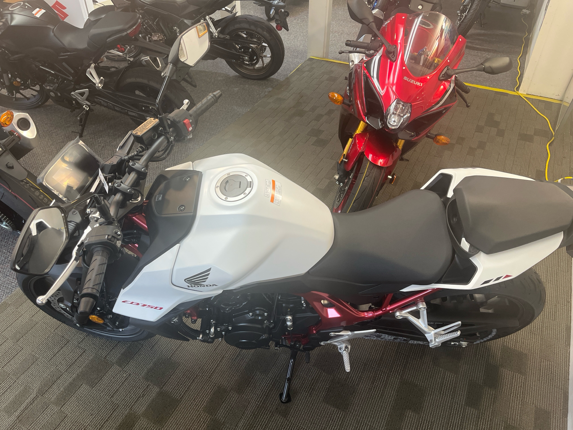 2025 Honda CB750 Hornet in West Bridgewater, Massachusetts - Photo 9