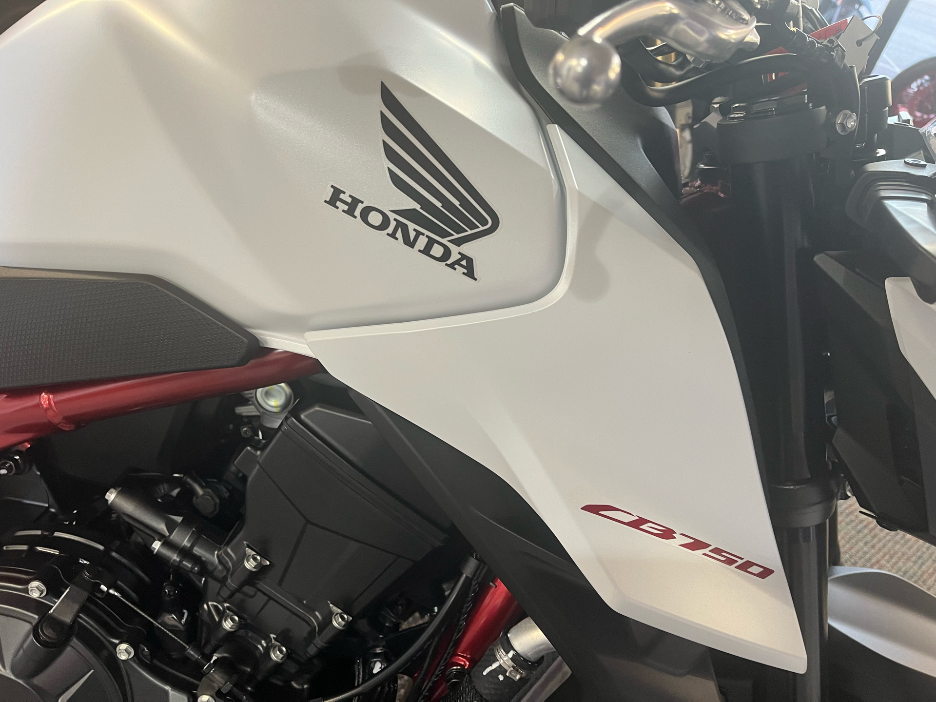 2025 Honda CB750 Hornet in West Bridgewater, Massachusetts - Photo 2