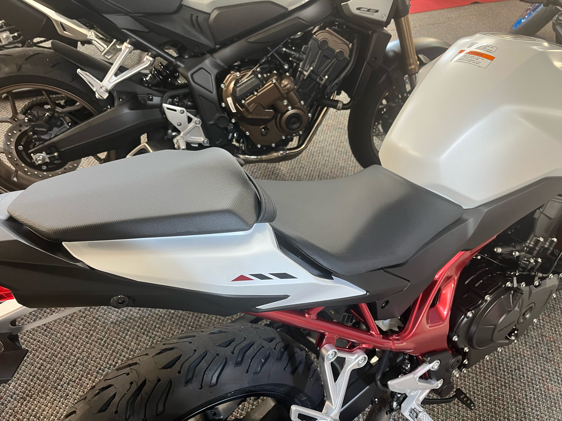 2025 Honda CB750 Hornet in West Bridgewater, Massachusetts - Photo 5