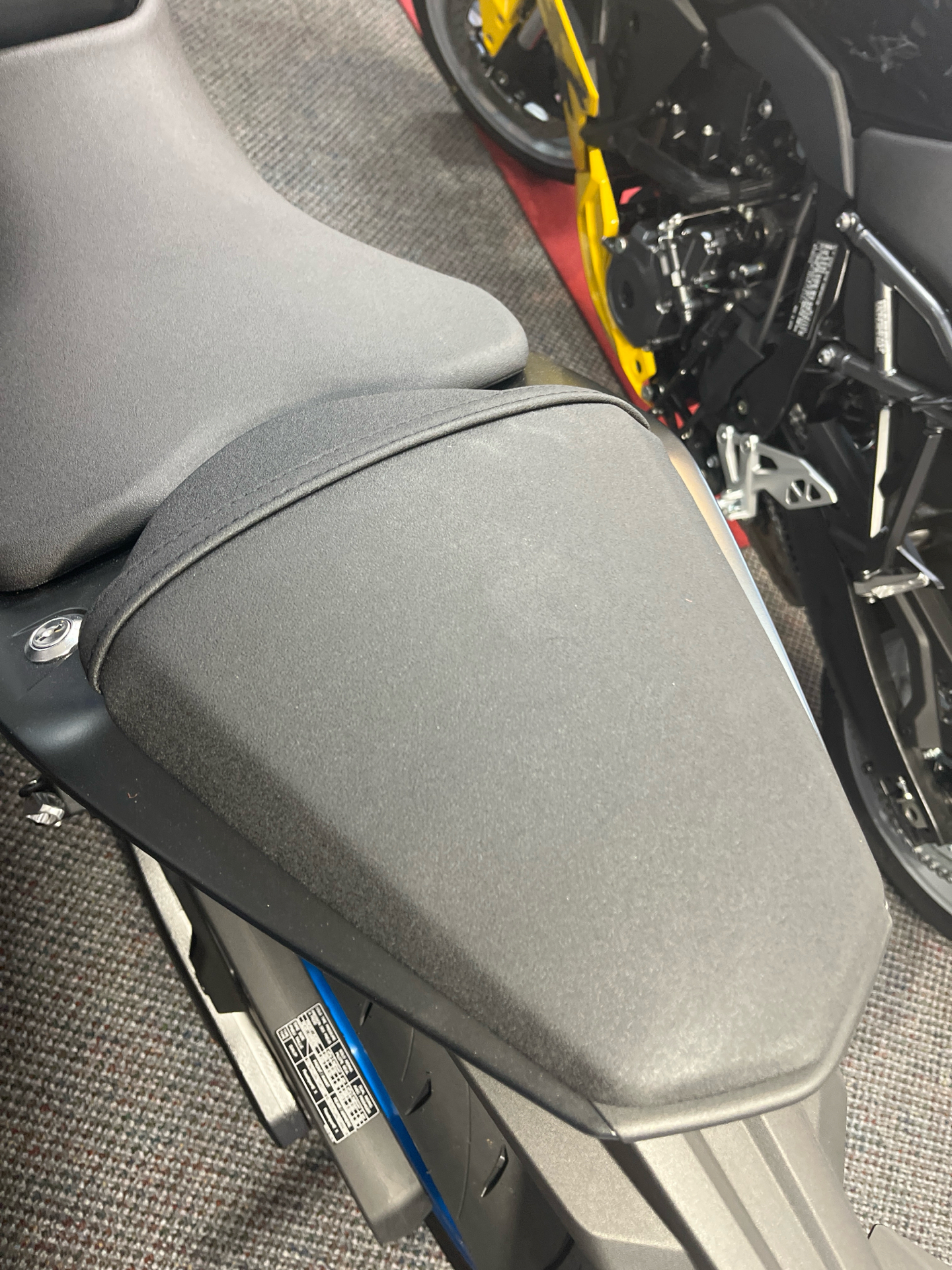 2024 Suzuki GSX-8S in West Bridgewater, Massachusetts - Photo 9