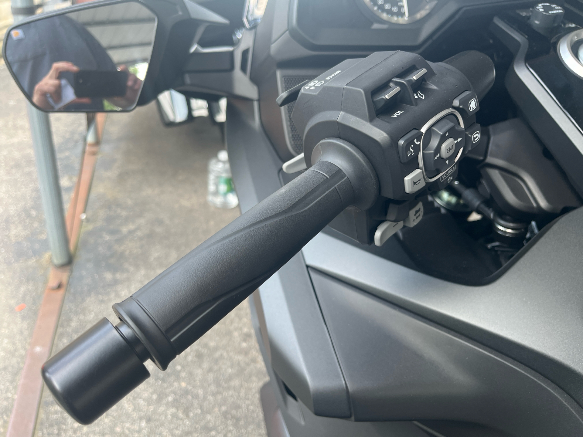 2025 Honda Gold Wing DCT 50th Anniversary in West Bridgewater, Massachusetts - Photo 6