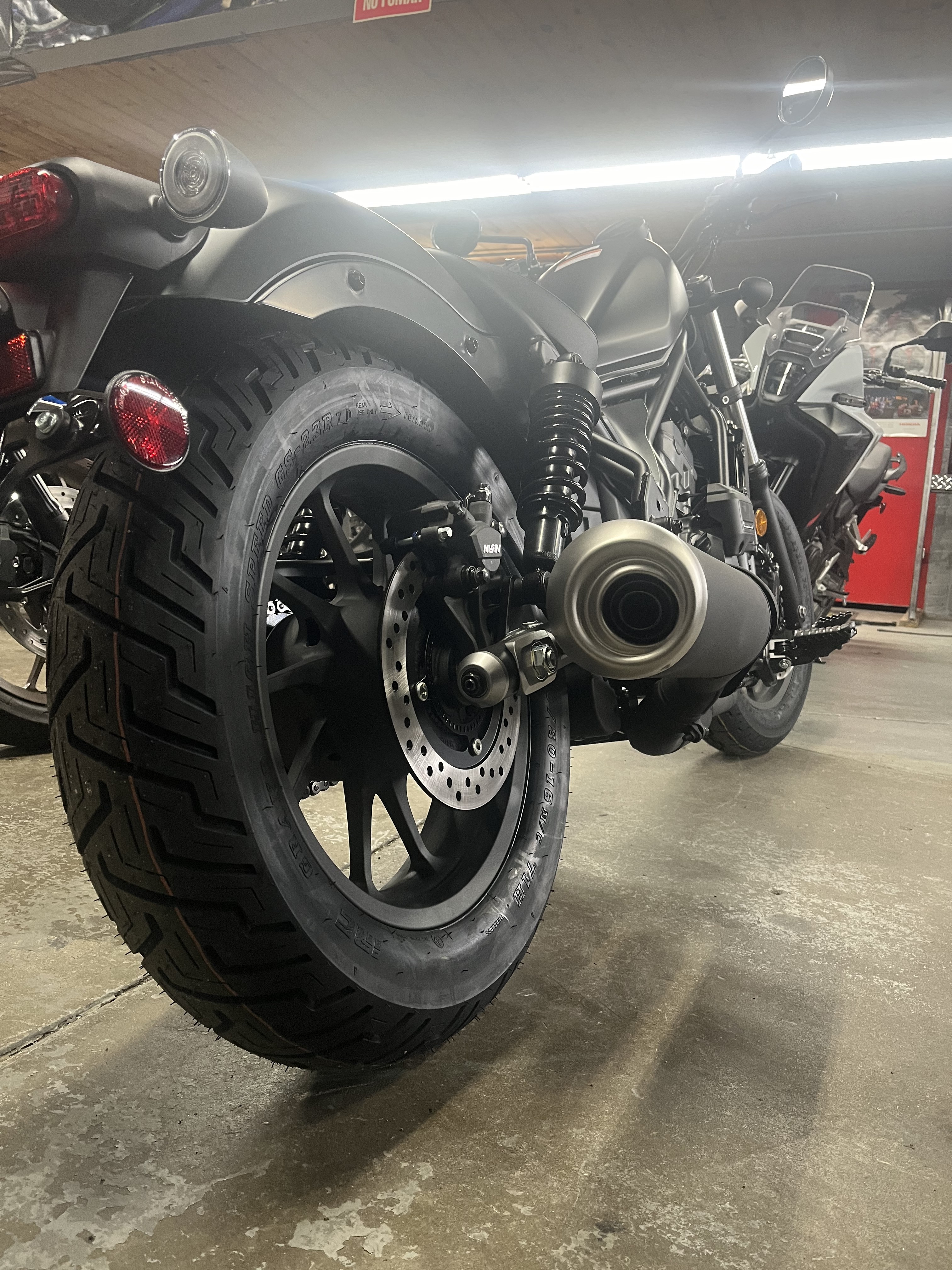 2026 Honda Rebel 300 E-Clutch in West Bridgewater, Massachusetts - Photo 5