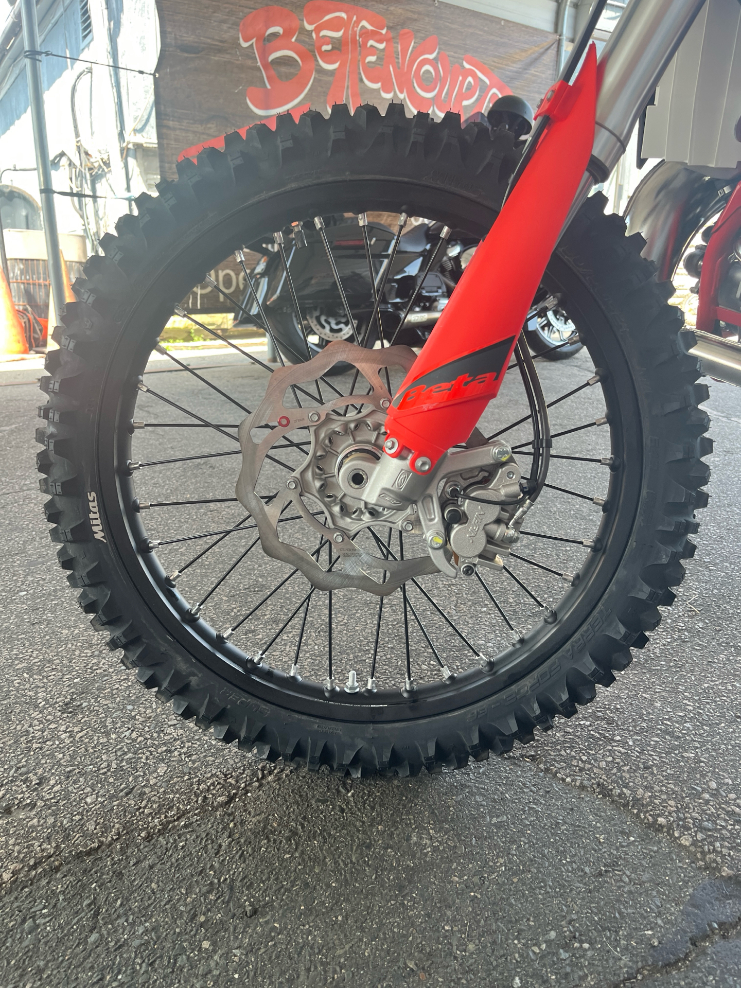 2025 Beta 300 Xtrainer in West Bridgewater, Massachusetts - Photo 6