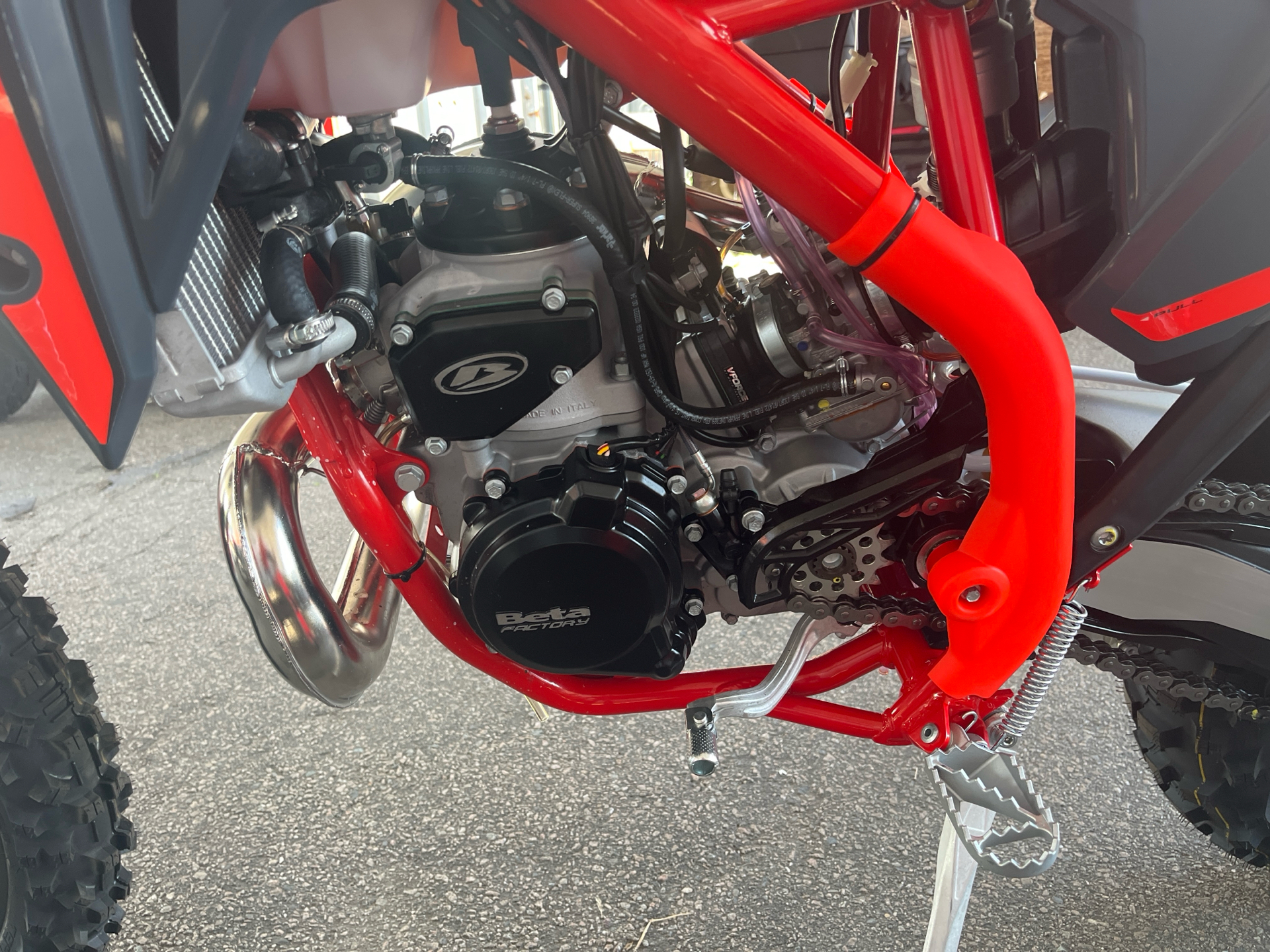 2025 Beta 300 Xtrainer in West Bridgewater, Massachusetts - Photo 9