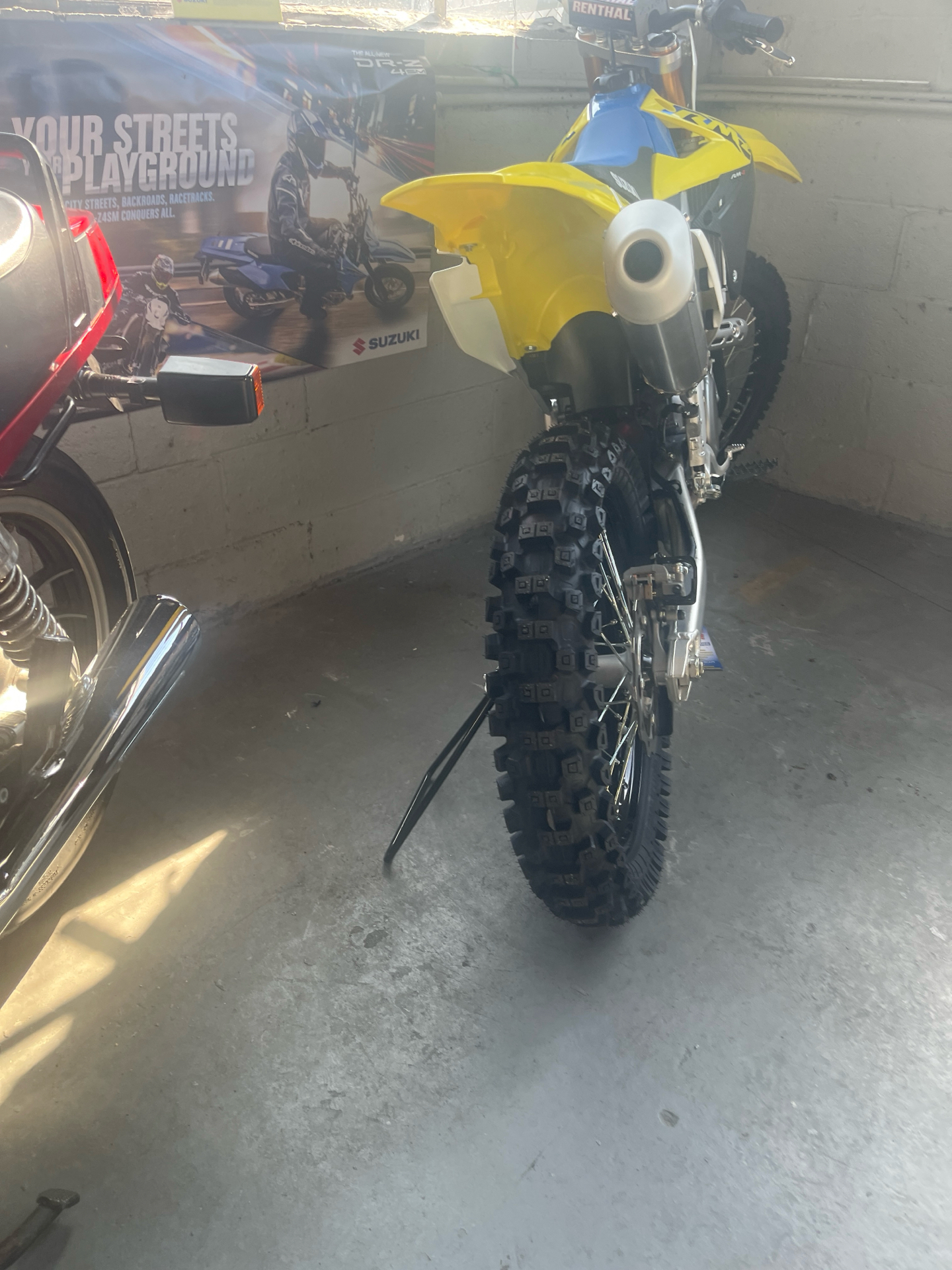 2025 Suzuki RM-Z450 in West Bridgewater, Massachusetts - Photo 7