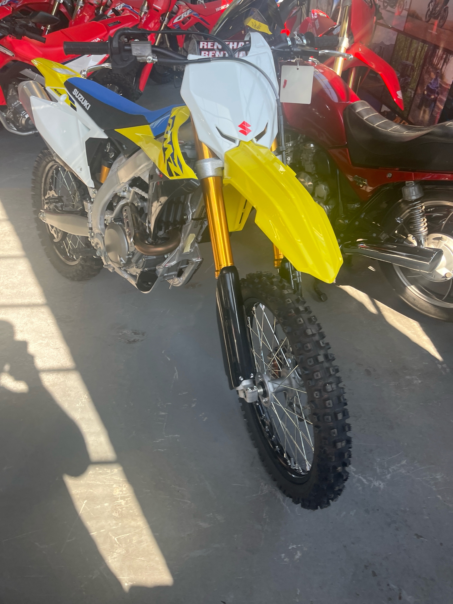 2025 Suzuki RM-Z450 in West Bridgewater, Massachusetts - Photo 8