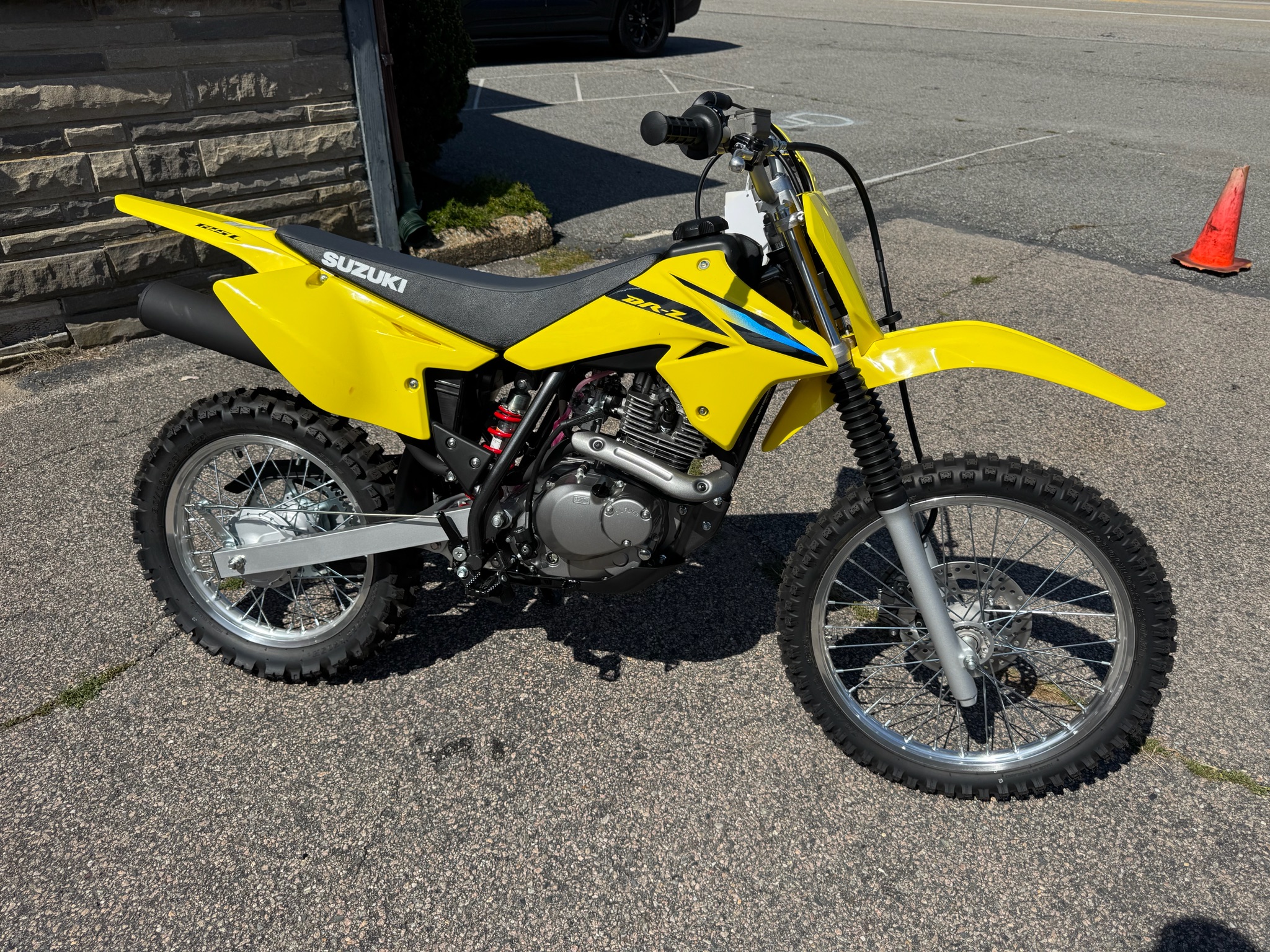 2027 DR-Z125L