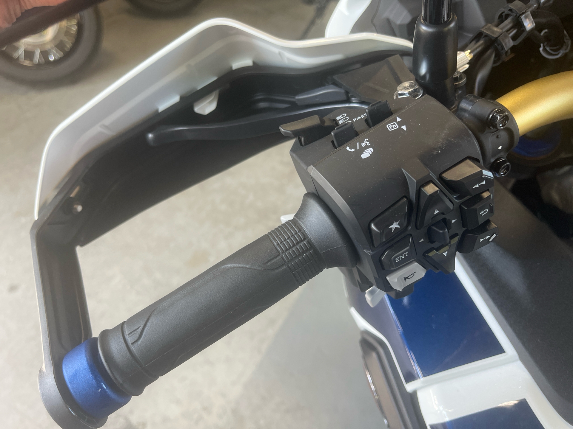 2024 Honda Africa Twin Adventure Sports ES DCT in West Bridgewater, Massachusetts - Photo 8
