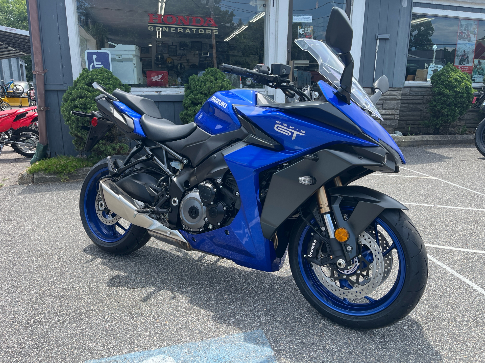 2025 Suzuki GSX-S1000GT+ in West Bridgewater, Massachusetts - Photo 7