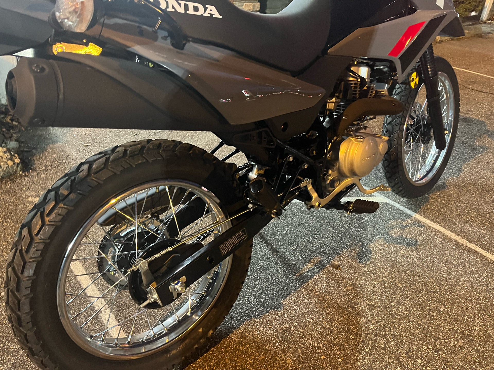 2025 Honda XR150L in West Bridgewater, Massachusetts - Photo 5