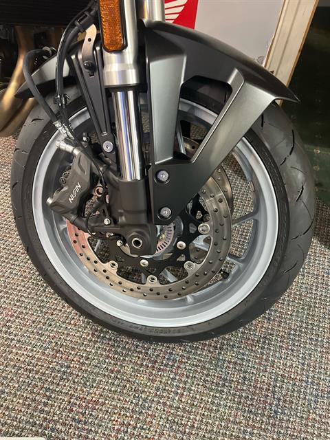 2024 Suzuki GSX-8S in West Bridgewater, Massachusetts - Photo 8