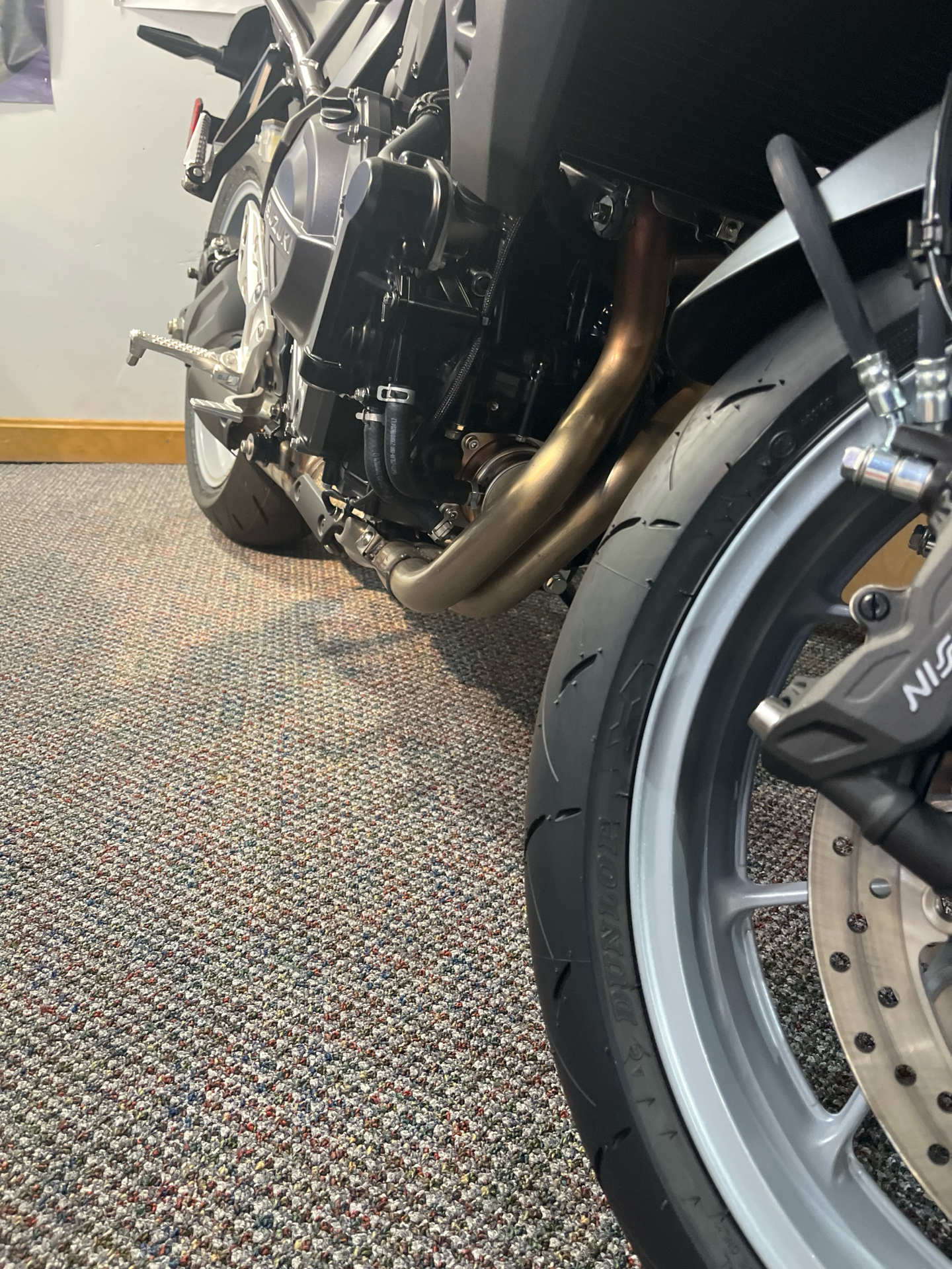 2024 Suzuki GSX-8S in West Bridgewater, Massachusetts - Photo 9