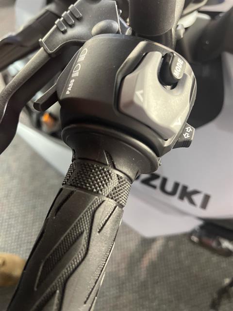 2024 Suzuki GSX-8S in West Bridgewater, Massachusetts - Photo 11