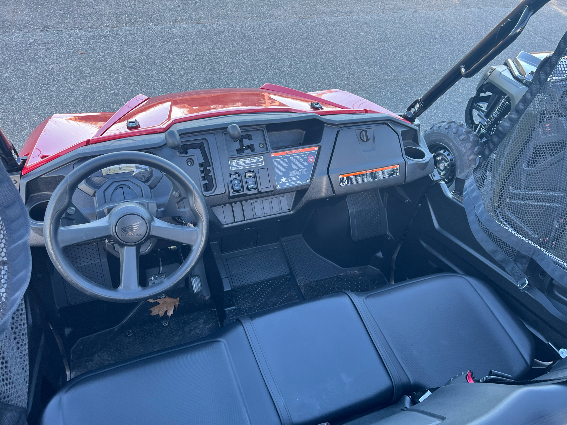 2025 Honda Pioneer 1000 in West Bridgewater, Massachusetts - Photo 9