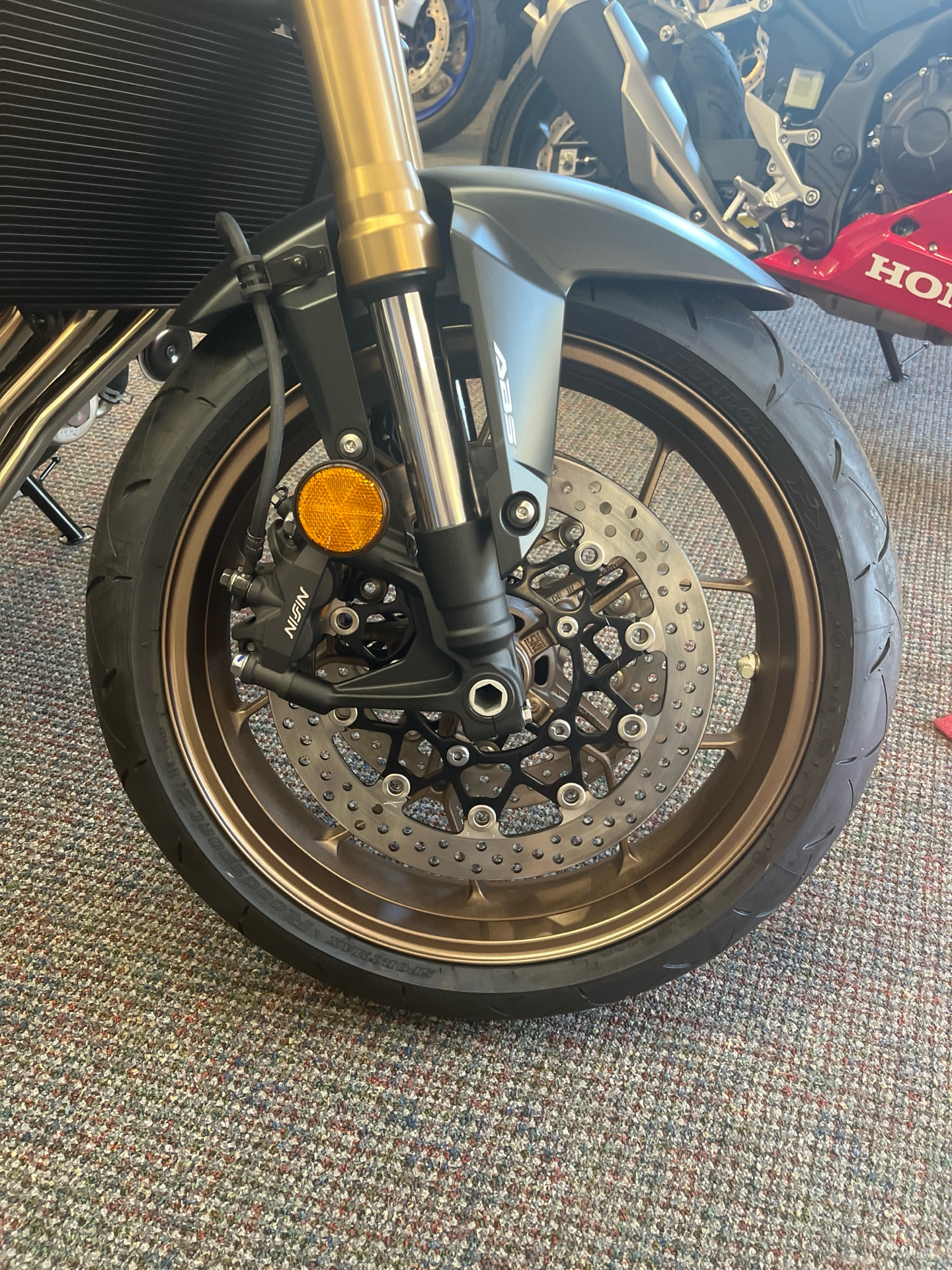 2025 Honda CB650R E-Clutch in West Bridgewater, Massachusetts - Photo 5