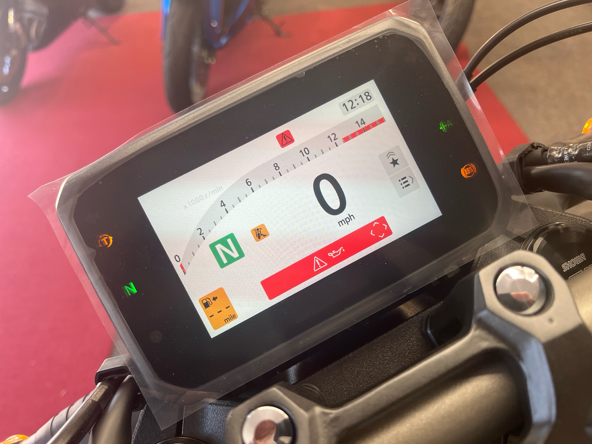 2025 Honda CB650R E-Clutch in West Bridgewater, Massachusetts - Photo 10