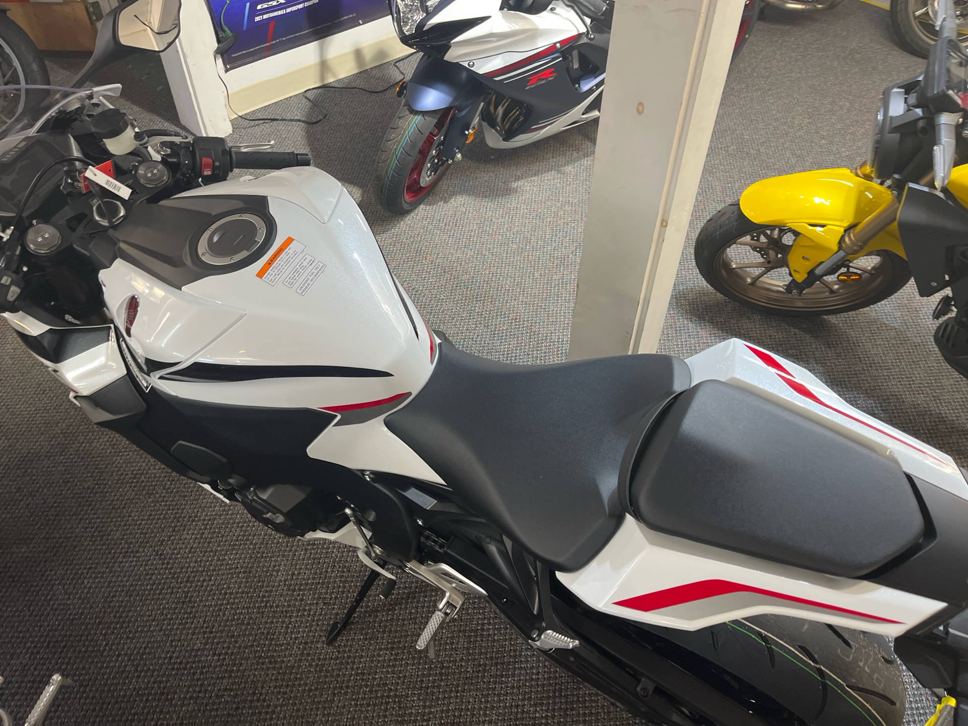 2025 Honda CBR1000RR ABS in West Bridgewater, Massachusetts - Photo 9