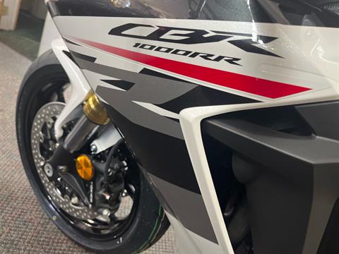 2025 Honda CBR1000RR ABS in West Bridgewater, Massachusetts - Photo 11