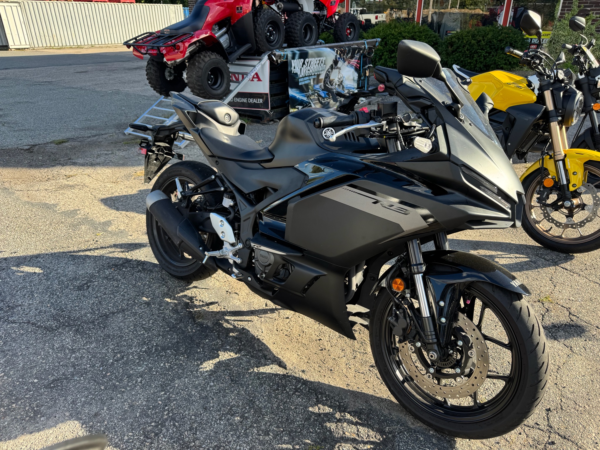 2025 YZF-R3