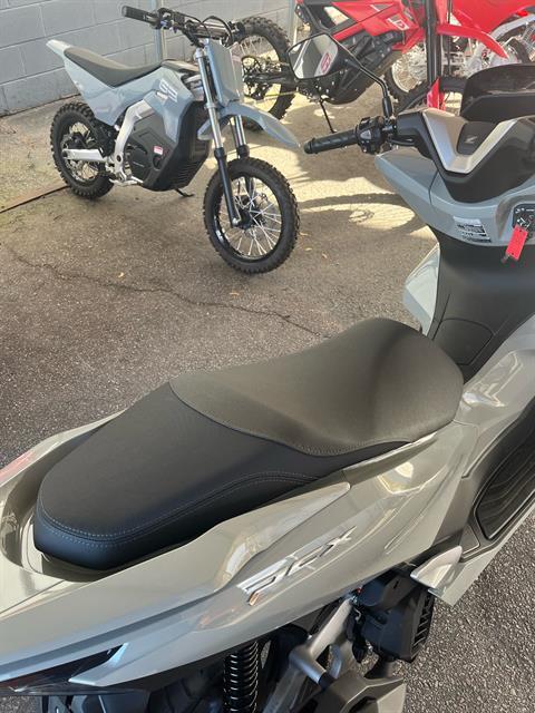 2025 Honda PCX in West Bridgewater, Massachusetts - Photo 4