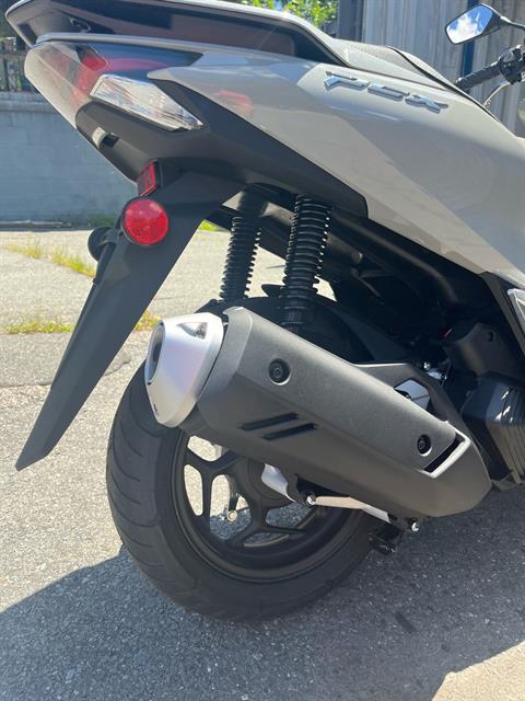 2025 Honda PCX in West Bridgewater, Massachusetts - Photo 4