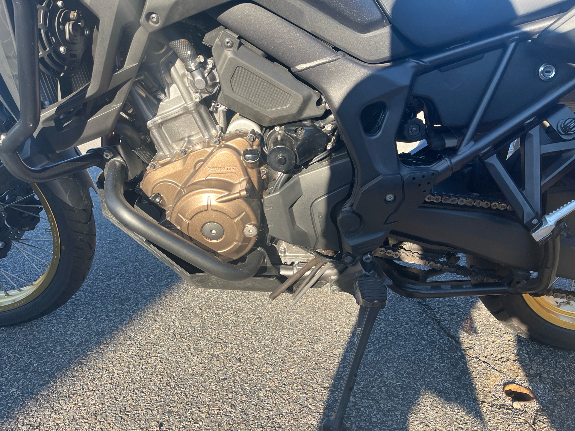 2019 Honda Africa Twin DCT in West Bridgewater, Massachusetts - Photo 9