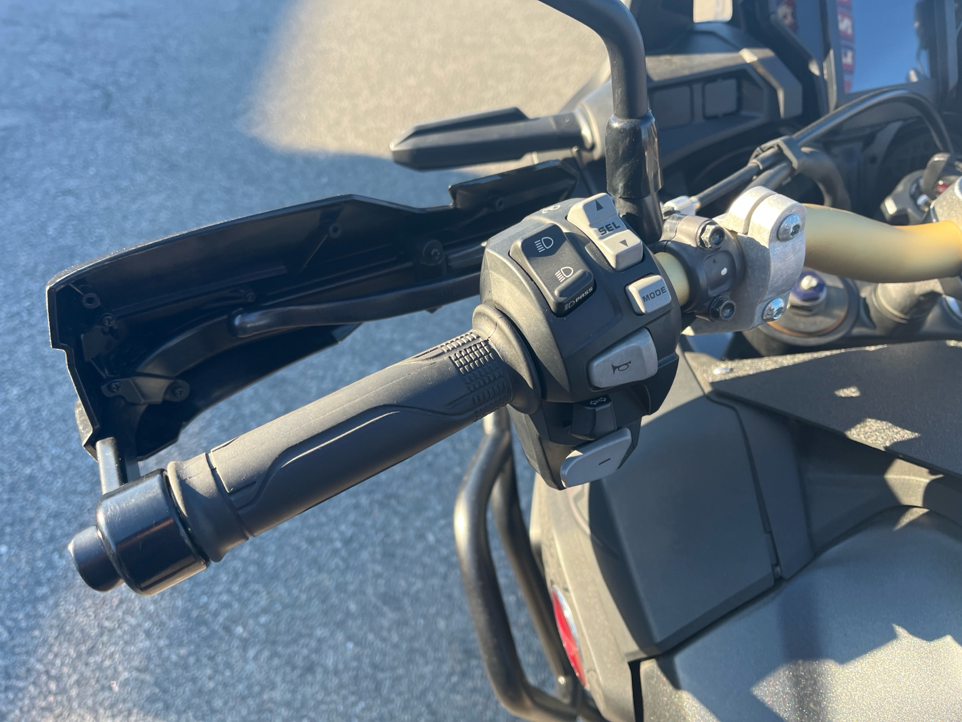 2019 Honda Africa Twin DCT in West Bridgewater, Massachusetts - Photo 10