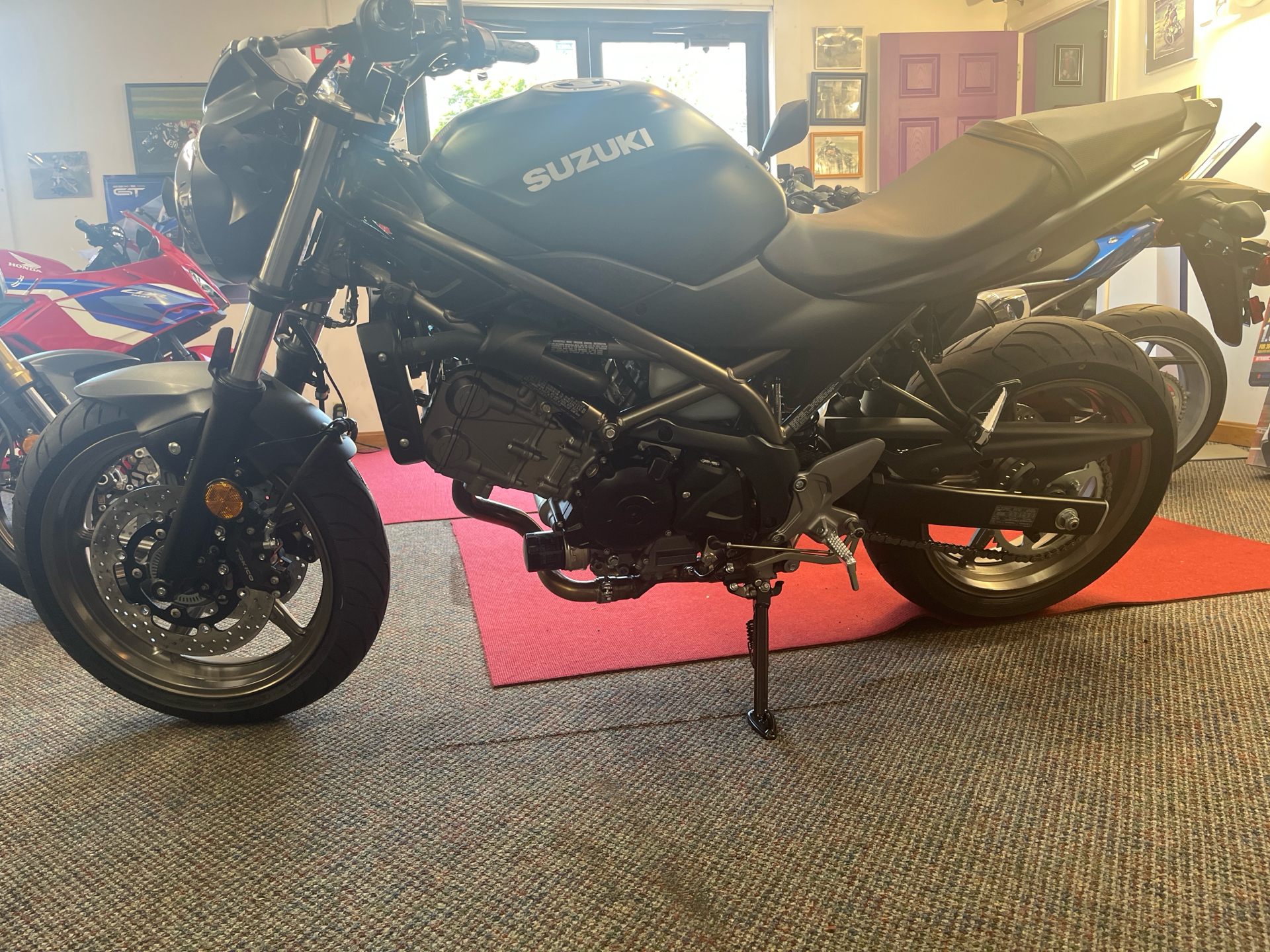 2025 Suzuki SV650 ABS in West Bridgewater, Massachusetts - Photo 8
