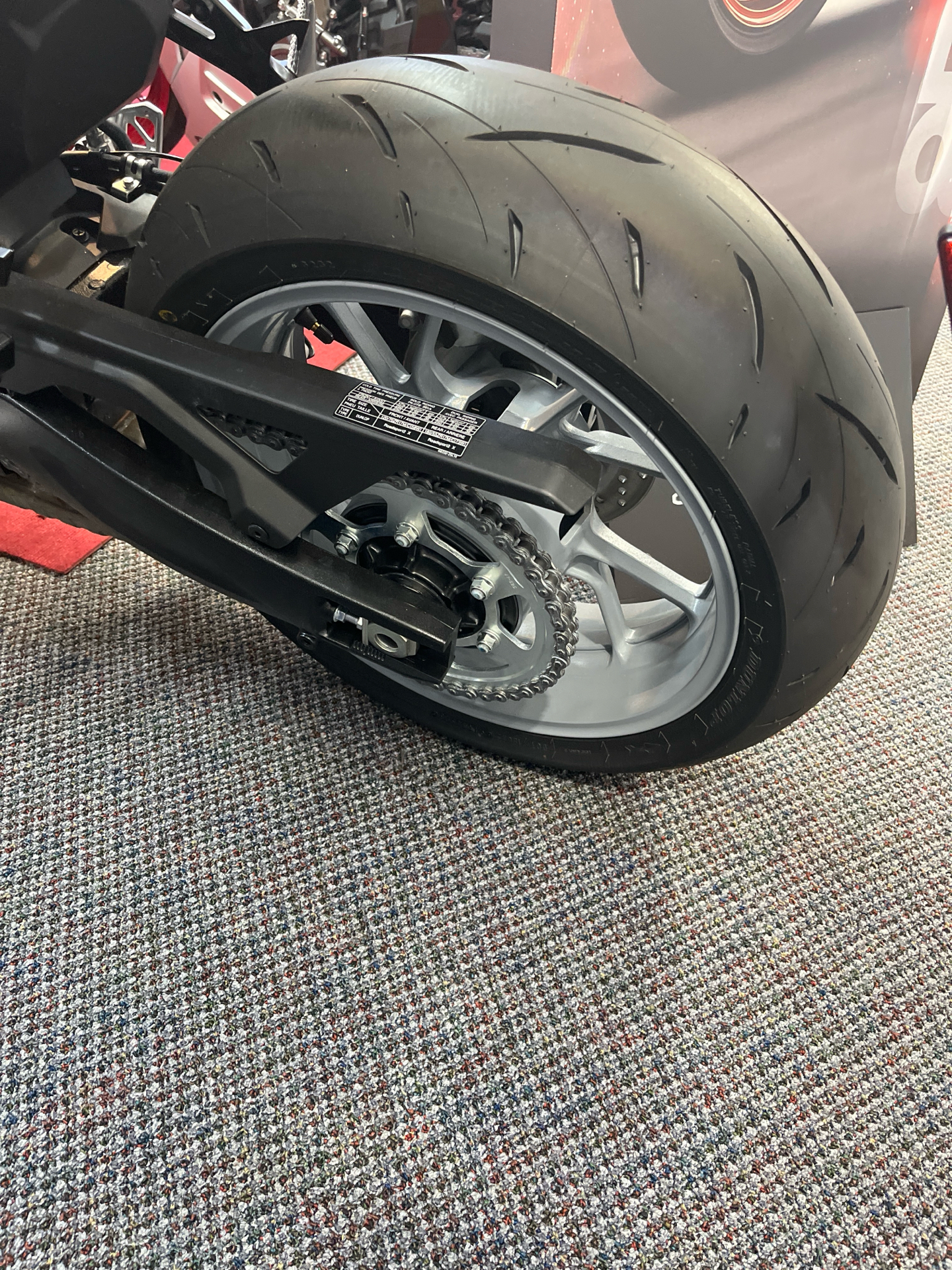 2024 Suzuki GSX-8R in West Bridgewater, Massachusetts - Photo 11