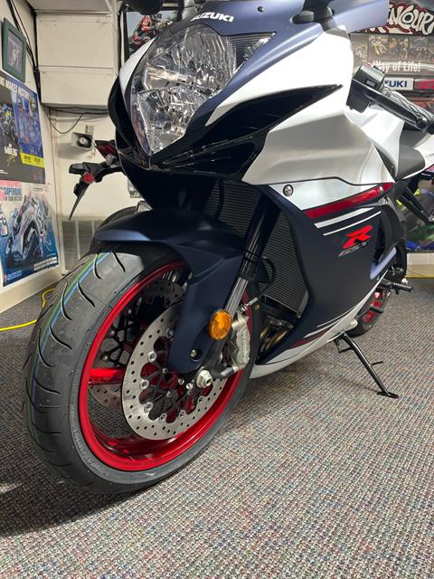 2025 Suzuki GSX-R600 in West Bridgewater, Massachusetts - Photo 11