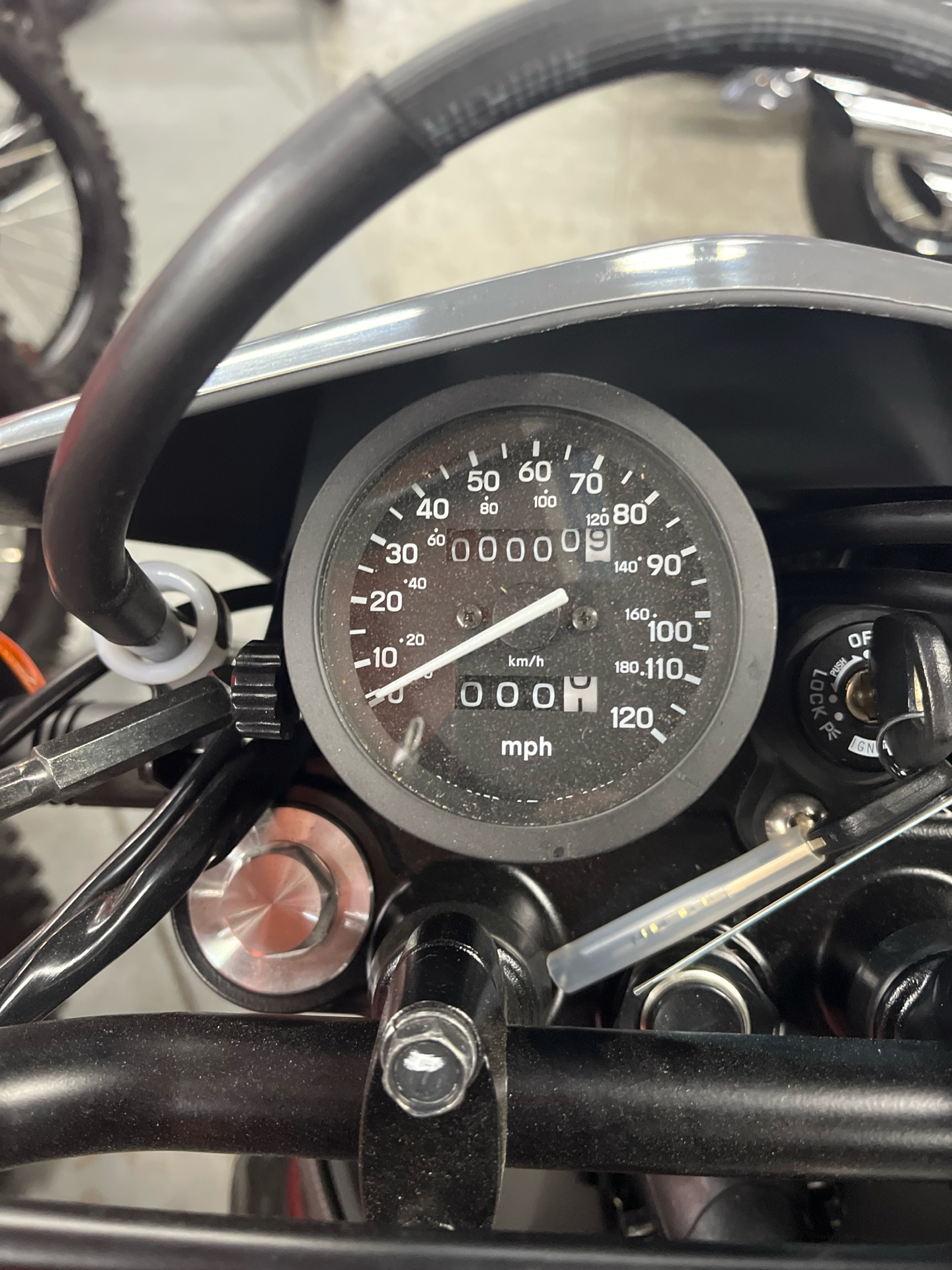 2025 Suzuki DR650S in West Bridgewater, Massachusetts - Photo 5
