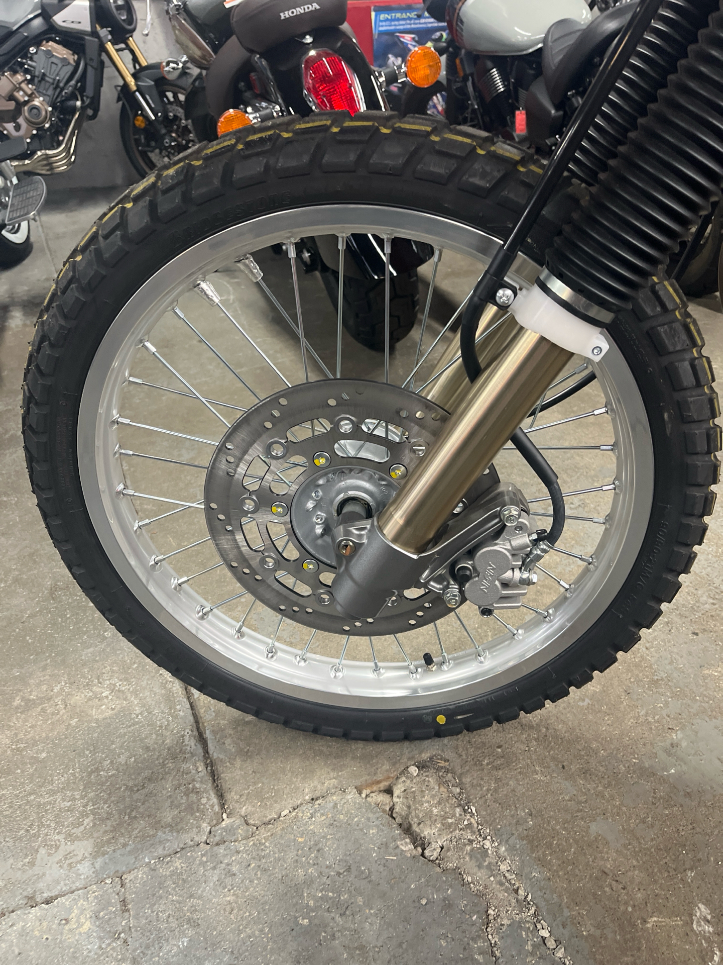 2025 Suzuki DR650S in West Bridgewater, Massachusetts - Photo 9