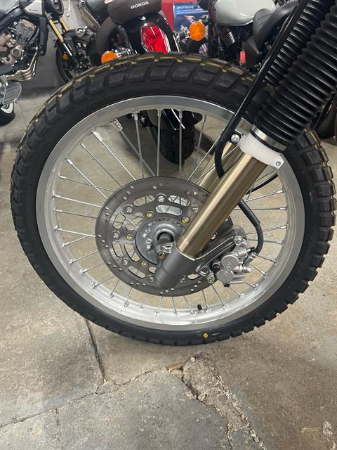 2025 Suzuki DR650S in West Bridgewater, Massachusetts - Photo 9