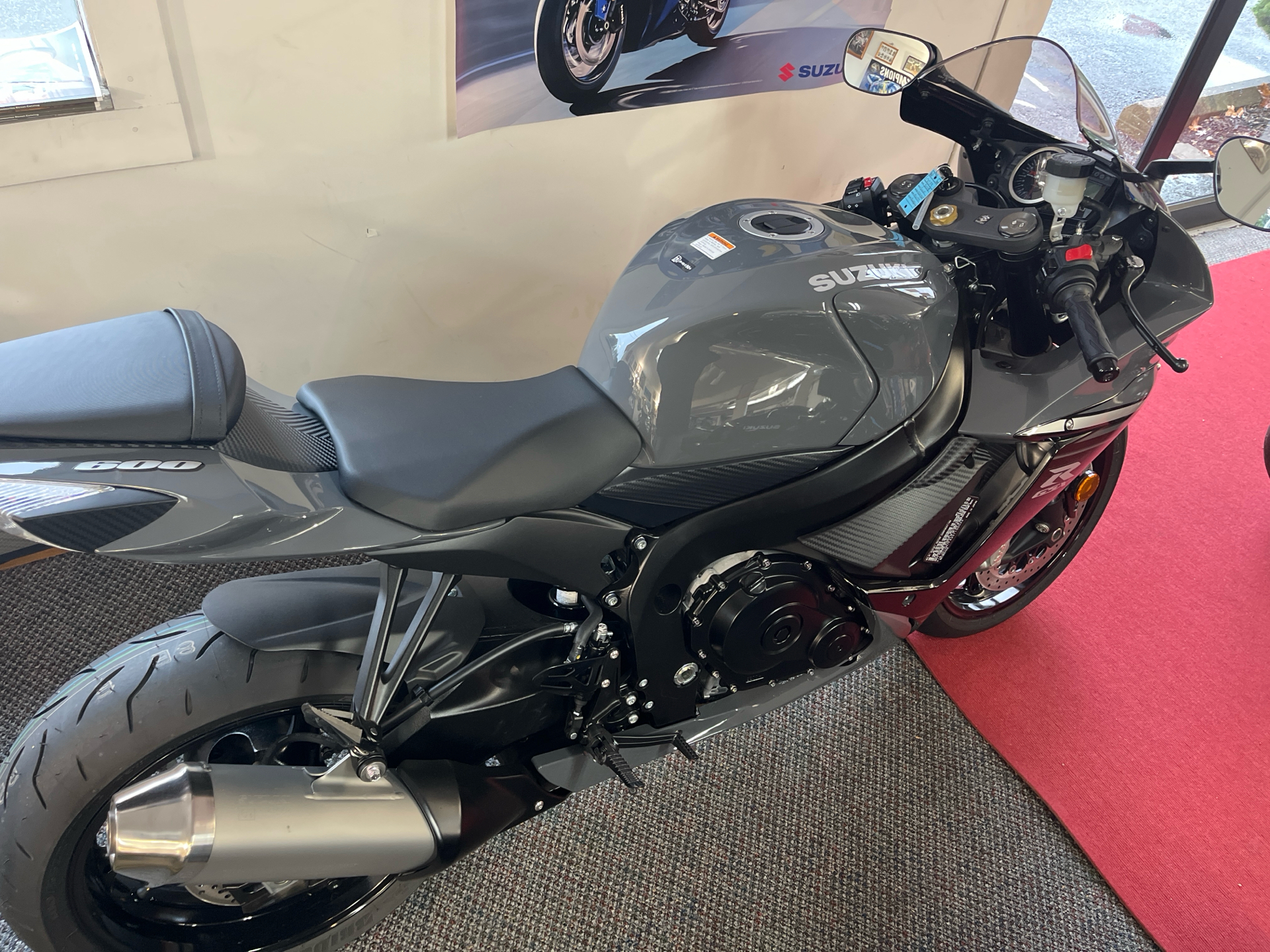 2025 Suzuki GSX-R600 in West Bridgewater, Massachusetts - Photo 8