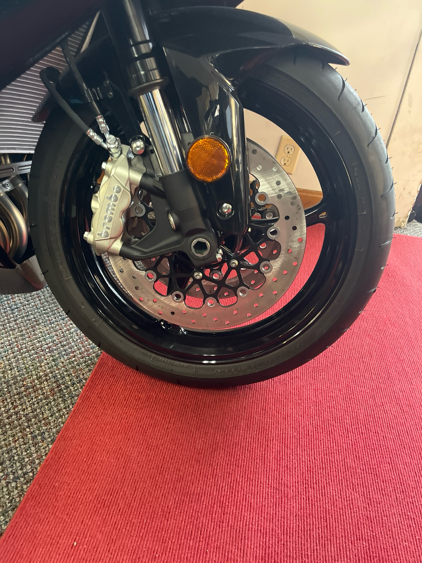 2025 Suzuki GSX-R600 in West Bridgewater, Massachusetts - Photo 9