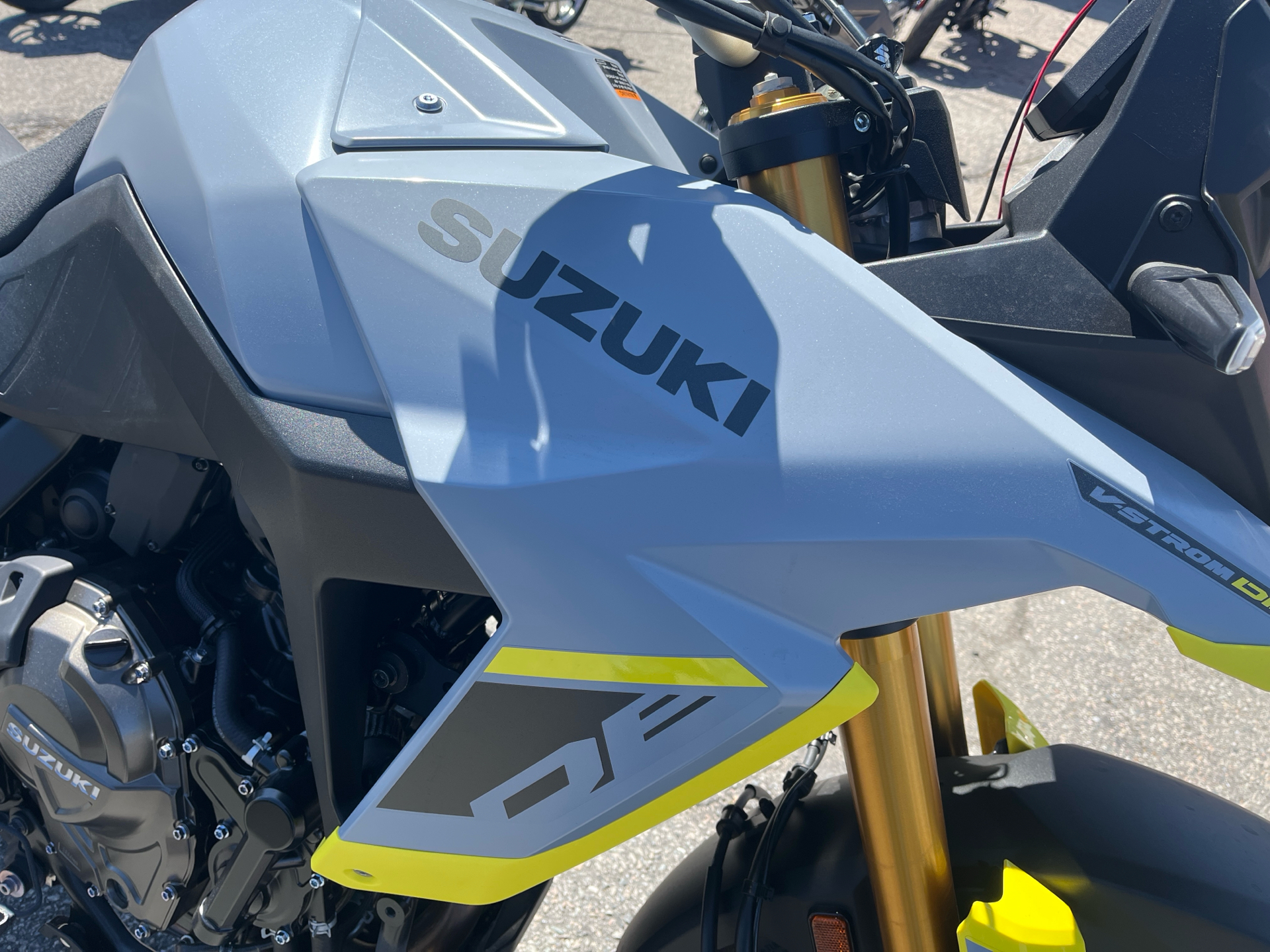 2023 Suzuki V-Strom 800DE in West Bridgewater, Massachusetts - Photo 2