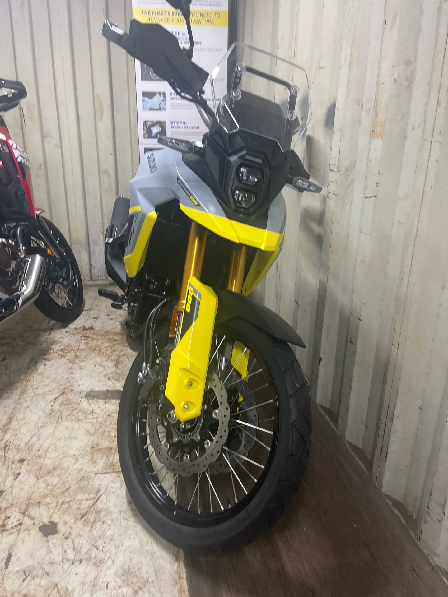 2023 Suzuki V-Strom 800DE in West Bridgewater, Massachusetts - Photo 5
