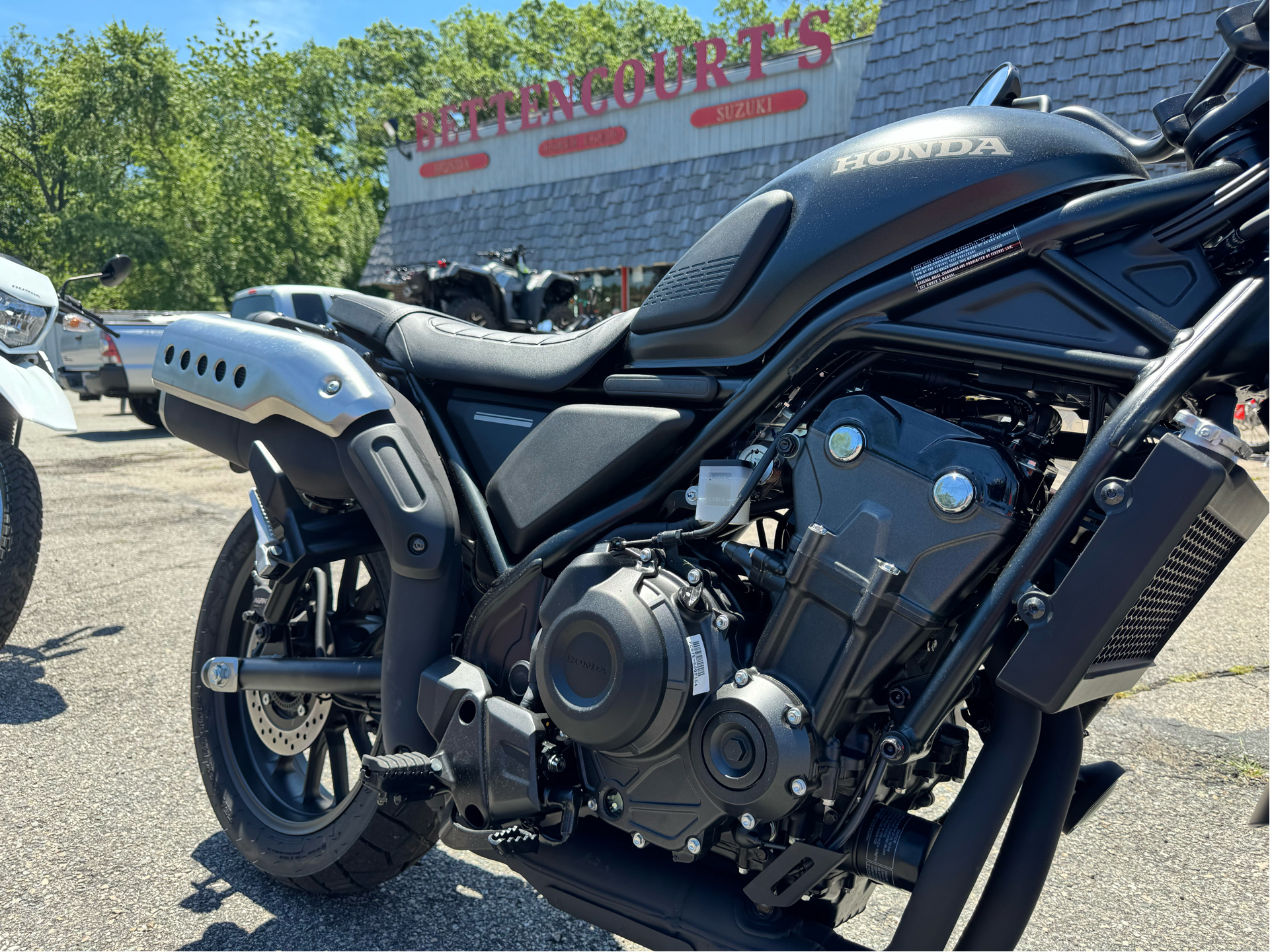 2025 Honda SCL500 in West Bridgewater, Massachusetts - Photo 9