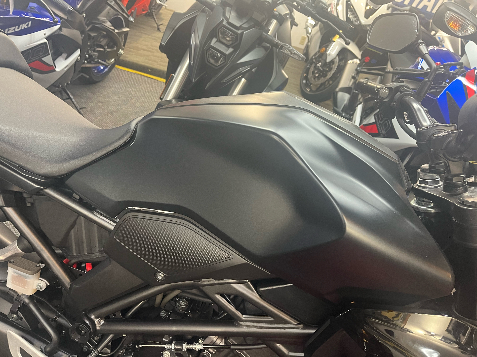 2023 Honda CB300R ABS in West Bridgewater, Massachusetts - Photo 2